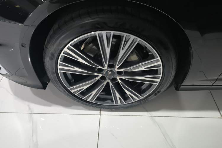 Used Audi A6L 2025 45 TFSI quattro Prestige Dynamic Edition Left Front Wheel Hub