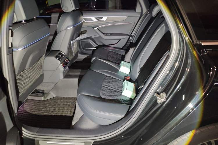 Used Audi A6L 2025 45 TFSI quattro Prestige Dynamic Edition + Premium Package Left Rear Seat