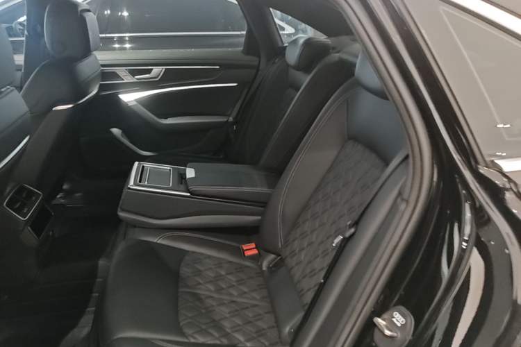 Used Audi A6L 2025 45 TFSI quattro Prestige Dynamic Edition Left Rear Seat