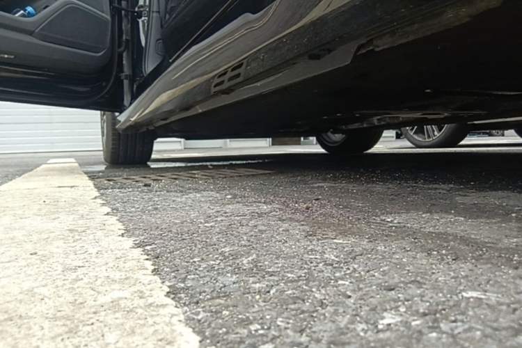 Used Audi A6L 2025 Revised 45 TFSI Prestige Dynamic Edition Left Side Sill