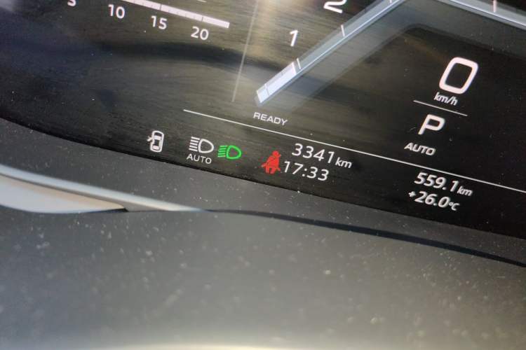 Used Audi A6L 2025 45 TFSI quattro Prestige Dynamic Edition Odometer Close Up