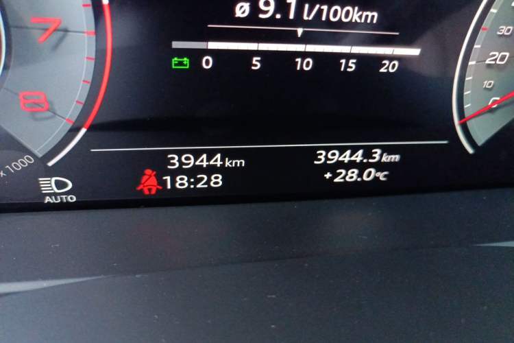 Used Audi A6L 2025 45 TFSI Prestige Dynamic Edition Odometer Close Up