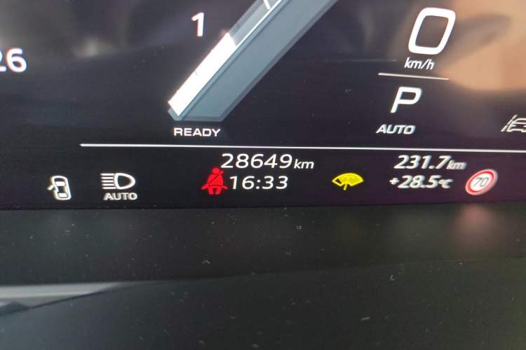Used Audi A6L 2025 Restyled 45 TFSI quattro Prestige Dynamic Edition Odometer Close Up