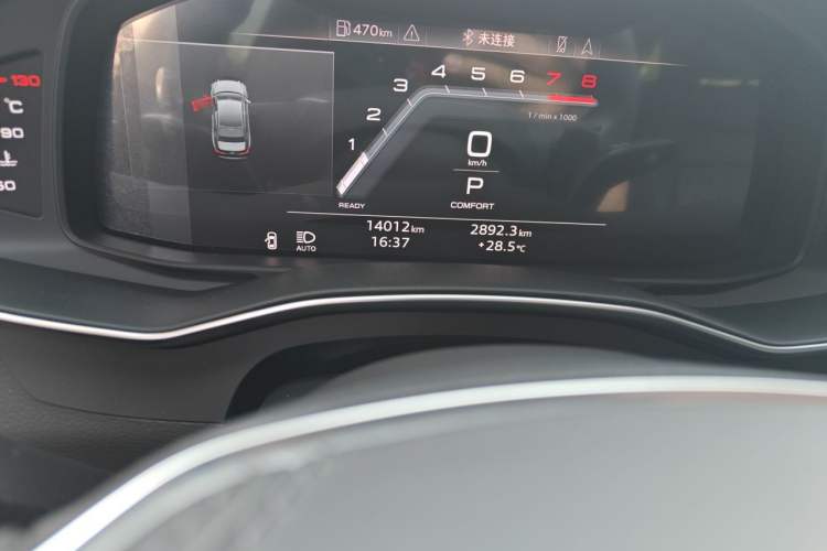 Used Audi A6L 2025 45 TFSI quattro Prestige Dynamic Edition Odometer Close Up