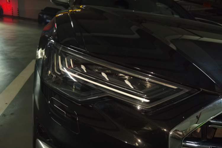 Used Audi A6L 2025 Updated 55 TFSI quattro Prestige Dynamic Edition Right Front Headlight