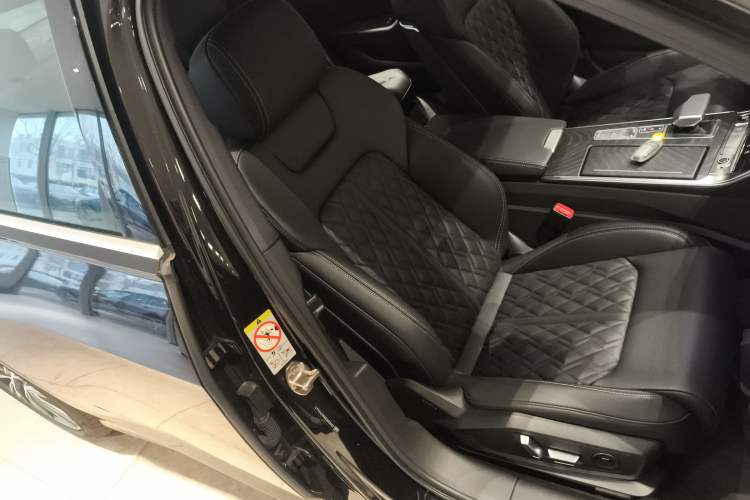 Used Audi A6L 2025 Restyled 45 TFSI quattro Prestige Dynamic Edition Right Front Seat