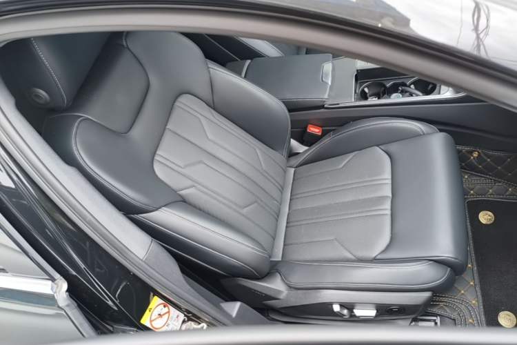 Used Audi A6L 2025 Revised 40 TFSI Luxury Dynamic Edition Right Front Seat