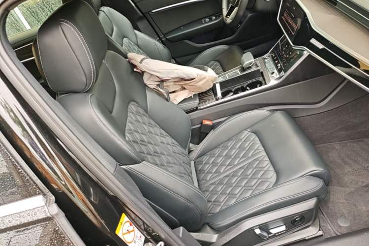 Used Audi A6L 2025 Restyled 45 TFSI quattro Prestige Dynamic Edition Right Front Seat