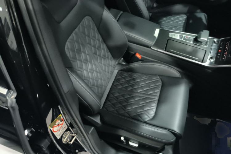 Used Audi A6L 2025 45 TFSI quattro Prestige Dynamic Edition Right Front Seat