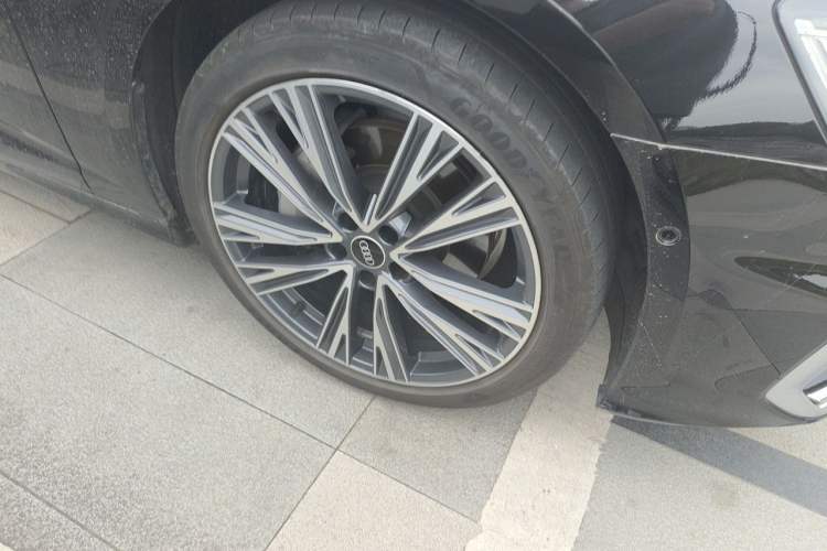 Used Audi A6L 2025 45 TFSI Prestige Dynamic Edition Right Front Wheel Hub