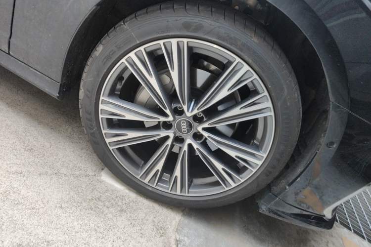 Used Audi A6L 2025 45 TFSI quattro Prestige Dynamic Edition Right Front Wheel Hub