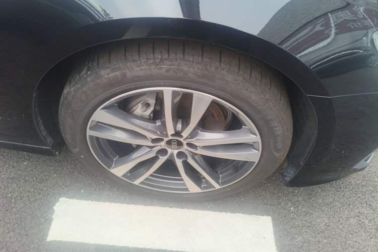 Used Audi A6L 2025 Revised 40 TFSI Luxury Dynamic Edition Right Front Wheel Hub