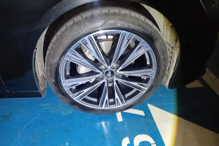 Used Audi A6L 2025 45 TFSI quattro Prestige Dynamic Edition Right Front Wheel Hub
