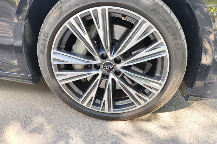 Used Audi A6L 2025 Updated 55 TFSI quattro Prestige Dynamic Edition Right Front Wheel Hub