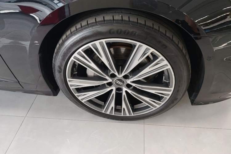 Used Audi A6L 2025 45 TFSI Prestige Dynamic Edition Right Front Wheel Hub