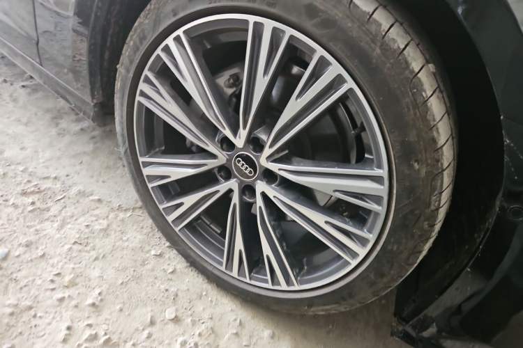 Used Audi A6L 2025 Restyled 45 TFSI quattro Prestige Dynamic Edition Right Front Wheel Hub
