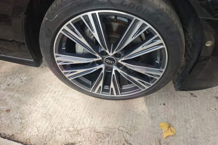 Used Audi A6L 2025 45 TFSI quattro Prestige Dynamic Edition Right Front Wheel Hub