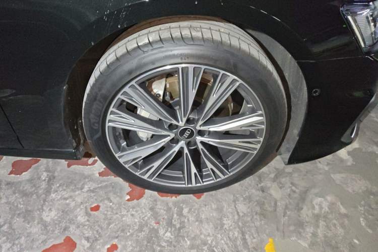 Used Audi A6L 2025 45 TFSI quattro Prestige Dynamic Edition Right Front Wheel Hub