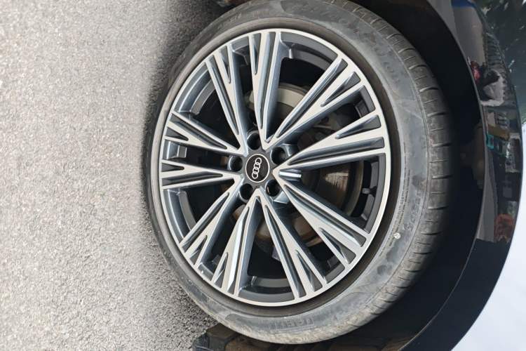 Used Audi A6L 2025 Revised 45 TFSI Prestige Dynamic Edition Right Front Wheel Hub