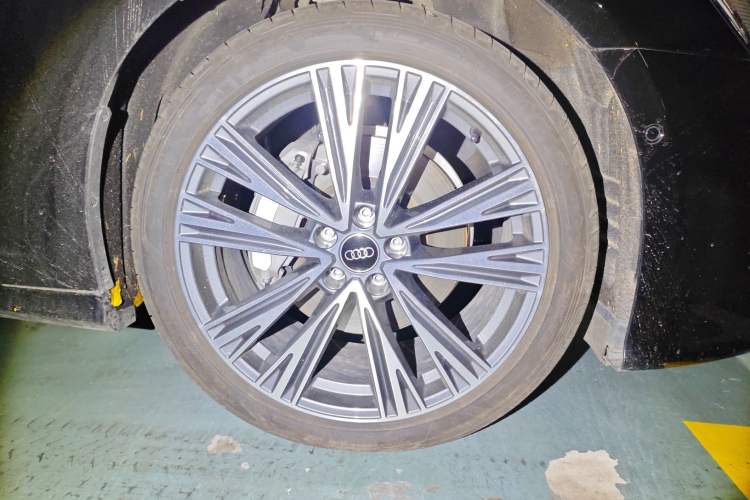 Used Audi A6L 2025 Restyled 45 TFSI quattro Prestige Dynamic Edition Right Front Wheel Hub