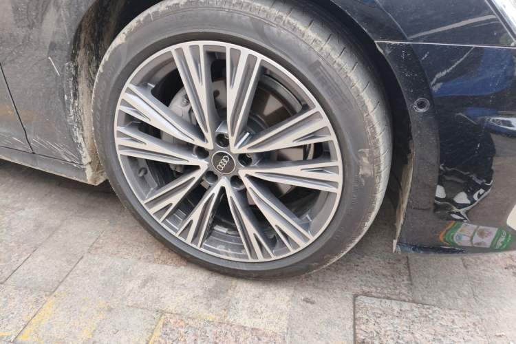 Used Audi A6L 2025 Restyled 45 TFSI quattro Prestige Dynamic Edition Right Front Wheel Hub