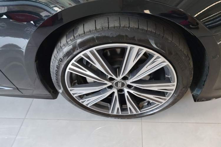 Used Audi A6L 2025 45 TFSI quattro Prestige Dynamic Edition Right Front Wheel Hub