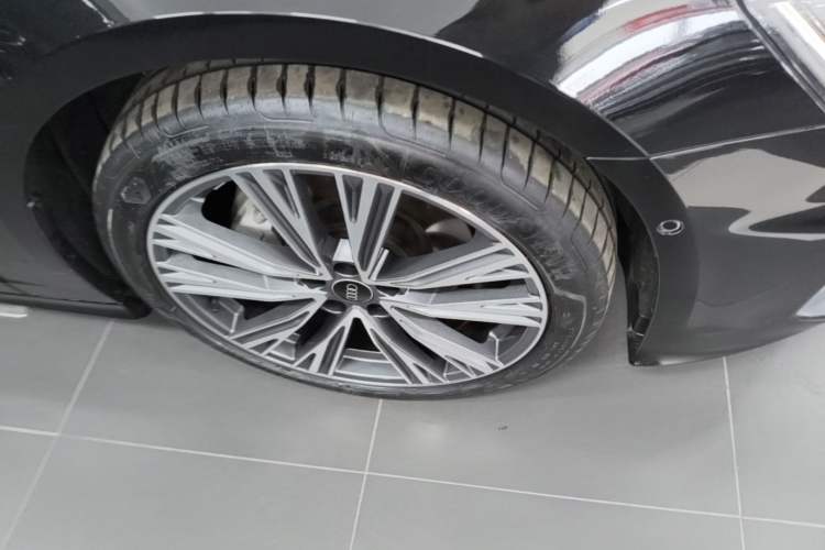 Used Audi A6L 2025 45 TFSI quattro Prestige Dynamic Edition Right Front Wheel Hub