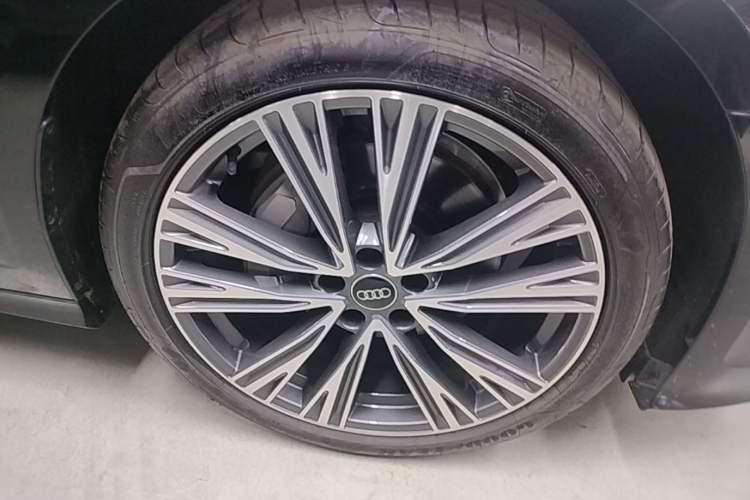 Used Audi A6L 2025 45 TFSI Prestige Dynamic Edition Right Front Wheel Hub