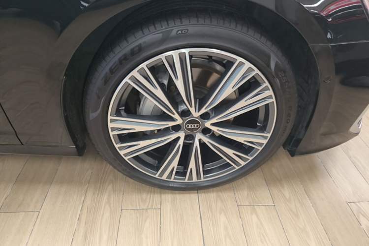 Used Audi A6L 2025 45 TFSI Prestige Dynamic Edition Right Front Wheel Hub