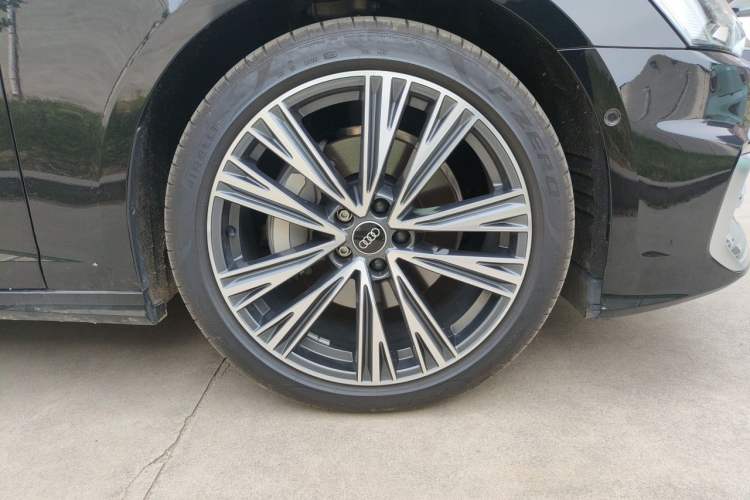 Used Audi A6L 2025 45 TFSI Prestige Dynamic Edition + Ventilated Comfort Package Right Front Wheel Hub