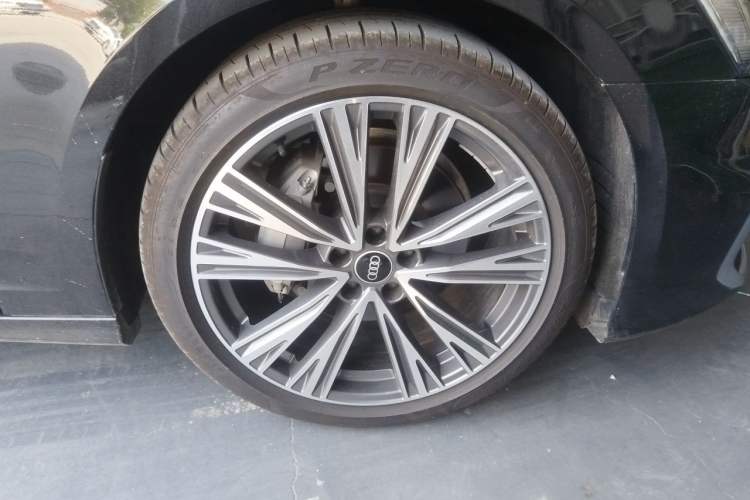 Used Audi A6L 2025 45 TFSI Prestige Dynamic Edition + Ventilated Comfort Package Right Front Wheel Hub