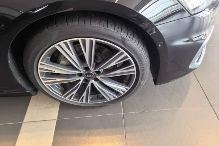 Used Audi A6L 2025 Revised 45 TFSI Prestige Dynamic Edition Right Front Wheel Hub