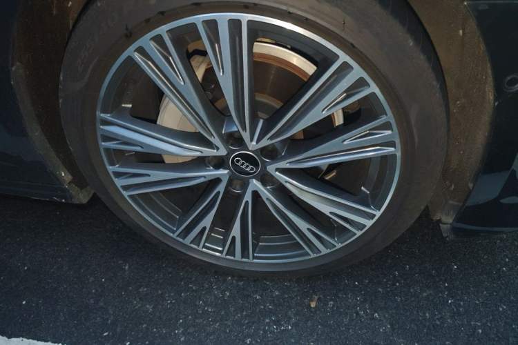 Used Audi A6L 2025 45 TFSI quattro Prestige Dynamic Edition Right Front Wheel Hub