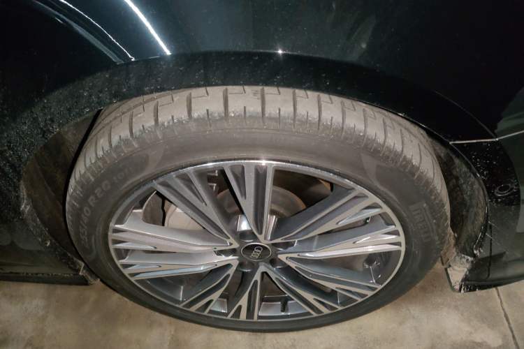 Used Audi A6L 2025 Restyled 45 TFSI quattro Prestige Dynamic Edition Right Front Wheel Hub