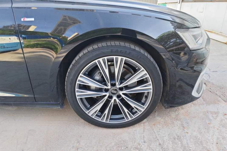 Used Audi A6L 2025 Restyled 45 TFSI quattro Prestige Dynamic Edition Right Front Wheel Hub