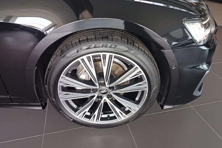 Used Audi A6L 2025 45 TFSI Prestige Dynamic Edition Right Front Wheel Hub