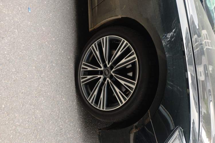 Used Audi A6L 2025 Restyled 45 TFSI quattro Prestige Dynamic Edition Right Front Wheel Hub