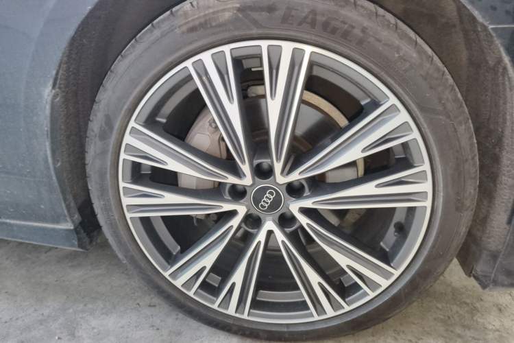 Used Audi A6L 2025 Revised 45 TFSI Prestige Dynamic Edition Right Front Wheel Hub