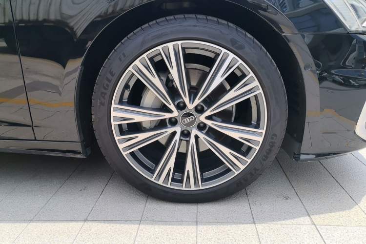 Used Audi A6L 2025 Revised 45 TFSI Prestige Dynamic Edition Right Front Wheel Hub