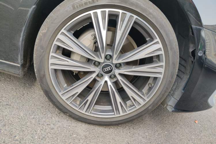 Used Audi A6L 2025 45 TFSI quattro Prestige Dynamic Edition Right Front Wheel Hub