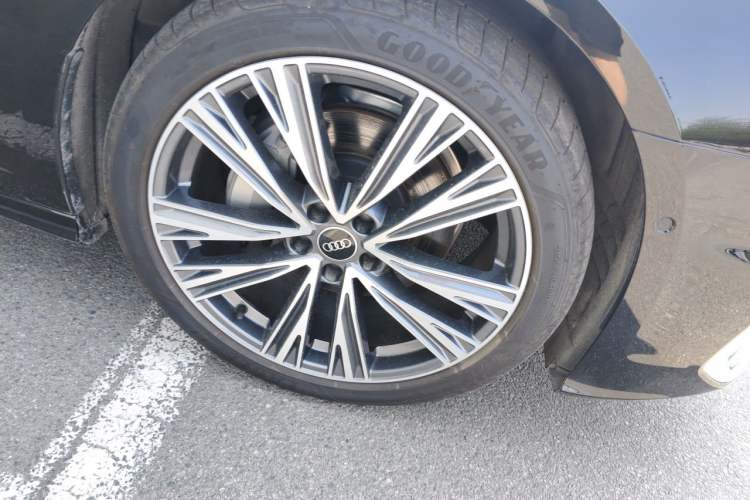 Used Audi A6L 2025 45 TFSI Prestige Dynamic Edition Right Front Wheel Hub