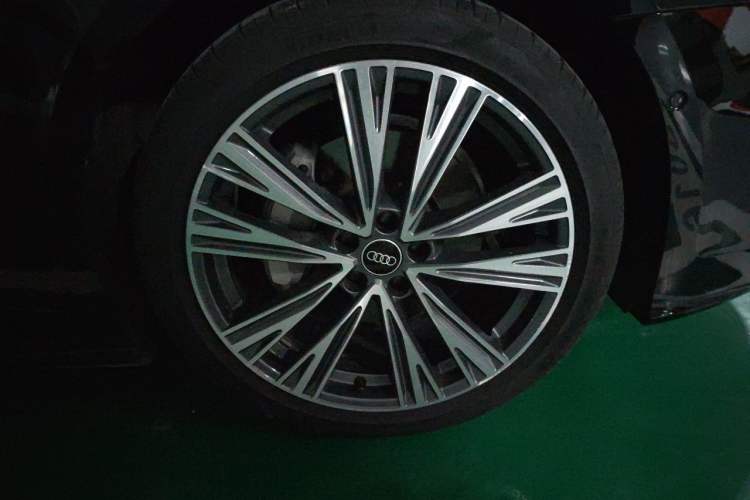 Used Audi A6L 2025 Revised 45 TFSI Prestige Dynamic Edition Right Front Wheel Hub