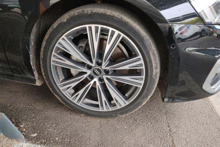 Used Audi A6L 2025 45 TFSI quattro Prestige Dynamic Edition Right Front Wheel Hub