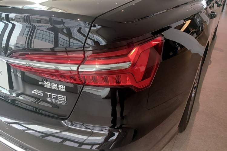 Used Audi A6L 2025 Restyled 45 TFSI quattro Prestige Dynamic Edition Right Rear Taillight