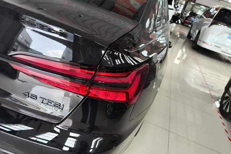 Used Audi A6L 2025 Restyled 45 TFSI quattro Prestige Dynamic Edition Right Rear Taillight