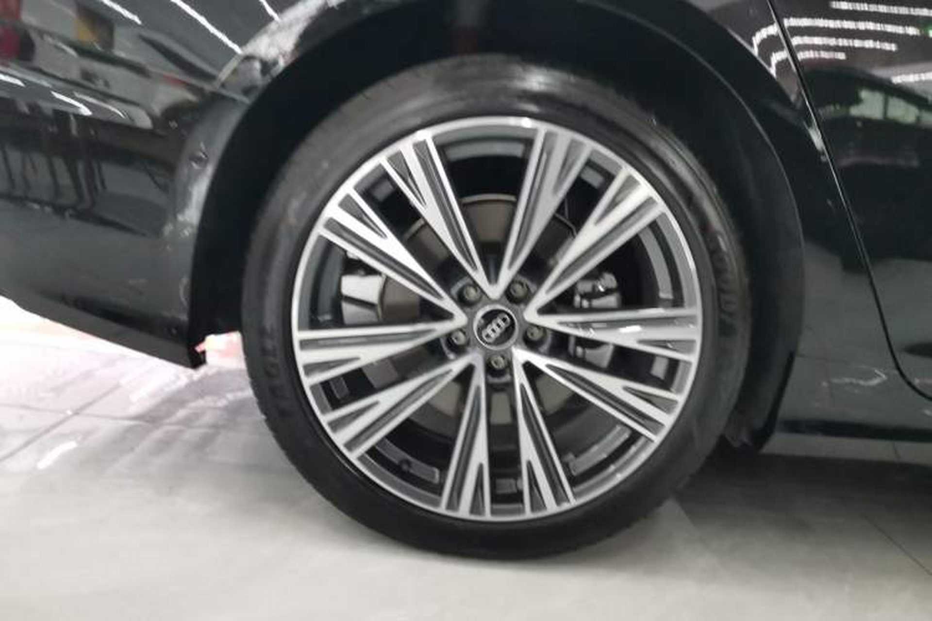 Used Audi A6L 2025 Restyled 45 TFSI quattro Prestige Dynamic Edition Right Rear Wheel Hub