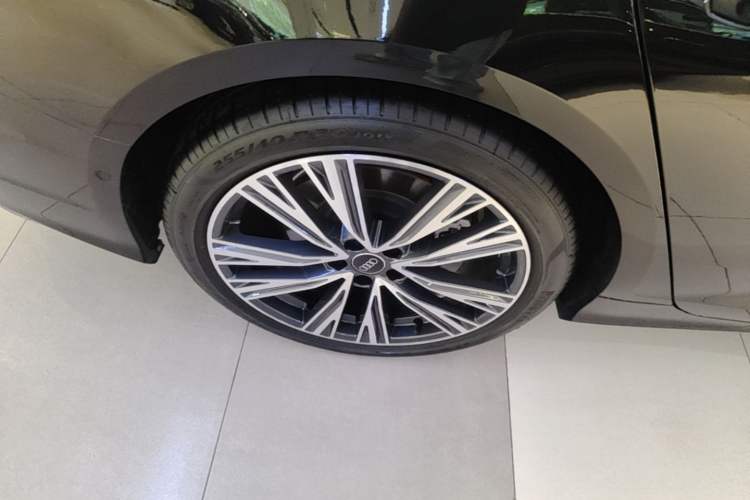 Used Audi A6L 2025 45 TFSI quattro Prestige Dynamic Edition Right Rear Wheel Hub