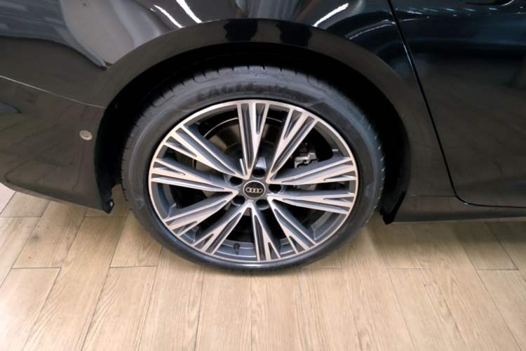 Used Audi A6L 2025 45 TFSI quattro Prestige Dynamic Edition Right Rear Wheel Hub