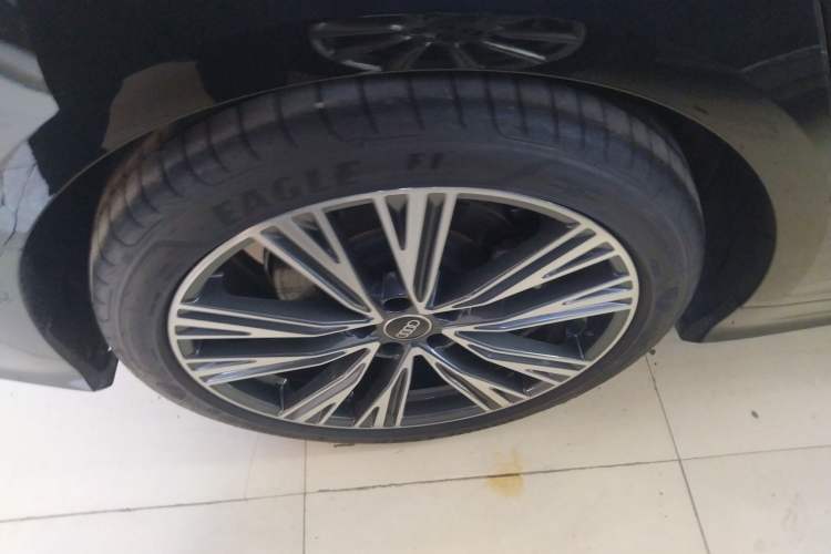 Used Audi A6L 2025 Revised 45 TFSI Prestige Dynamic Edition Right Rear Wheel Hub