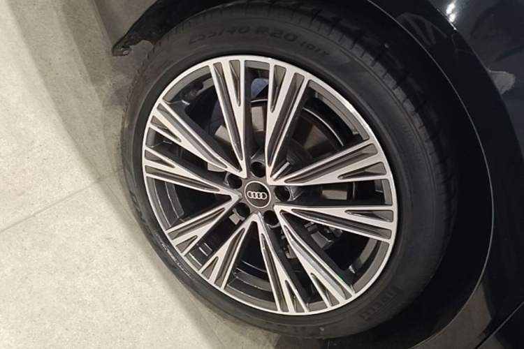 Used Audi A6L 2025 Revised 45 TFSI Prestige Dynamic Edition Right Rear Wheel Hub